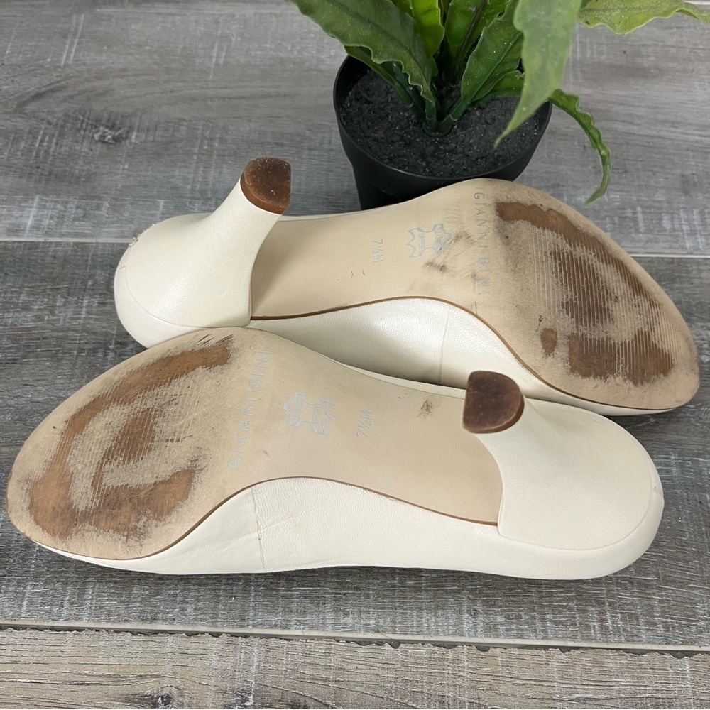 Gianni Bini Cream Pump Heels Decorative Side Bow Size 7.5 - Picture 7 of 12